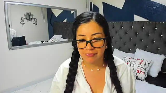 Snapshot of Brenda_sotoo chatting on December 2024 02:23:01 AM Brenda sotoo online show from December 2024 02:23:01 AM