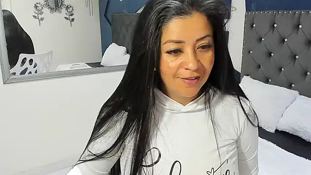 Snapshot of Brenda_sotoo chatting on December 2024 01:53:02 AM Brenda sotoo online show from December 2024 01:53:02 AM