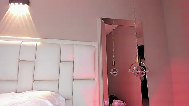 AvyMilton online show from January 2026 05:27:02 PM