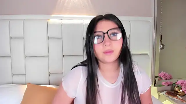 AvyMilton online show from January 2026 11:27:01 AM