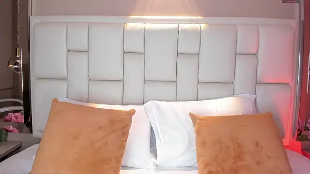 AvyMilton online show from December 2025 11:38:02 AM