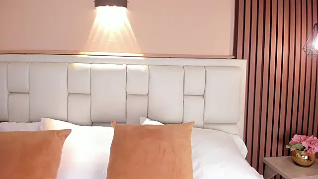 AvyMilton online show from March 2026 11:47:02 AM