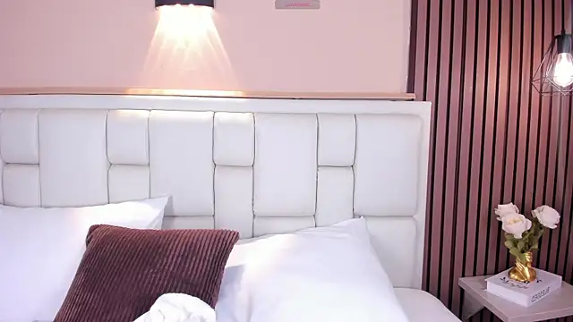 AvyMilton online show from April 2026 11:39:01 AM