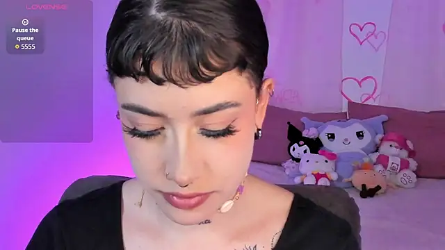 melody suarez online show from September 2025 11:04:02 PM