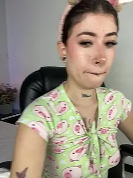 melody suarez online show from March 2025 08:10:02 PM