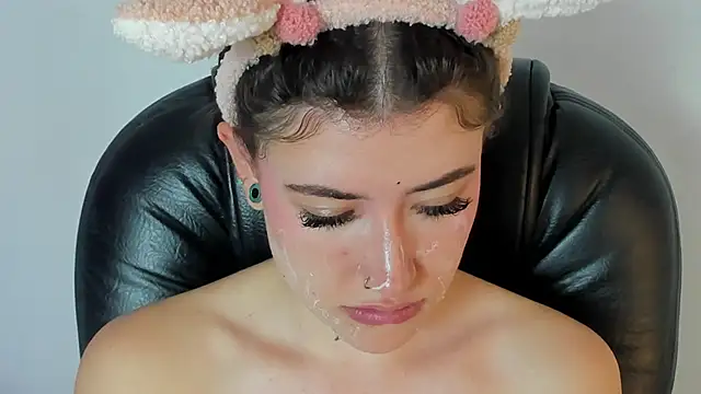 melody suarez online show from March 2025 02:19:01 AM