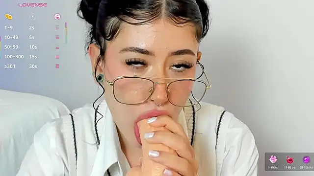 melody suarez online show from March 2025 11:07:01 PM