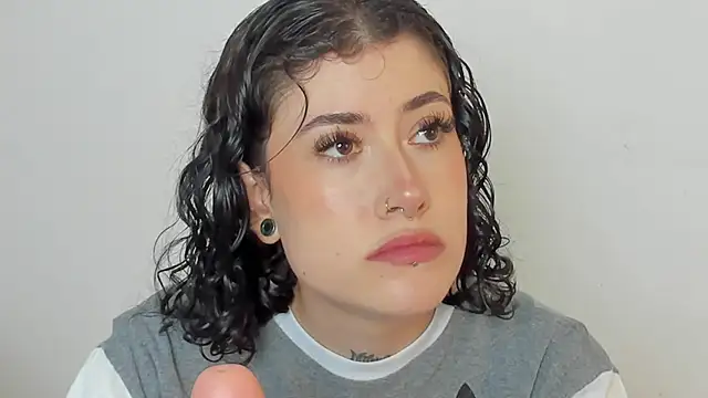 melody suarez online show from February 2025 07:41:01 PM