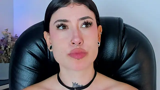 melody suarez online show from March 2025 07:08:02 PM