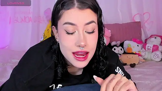 melody suarez online show from October 2025 10:55:01 PM