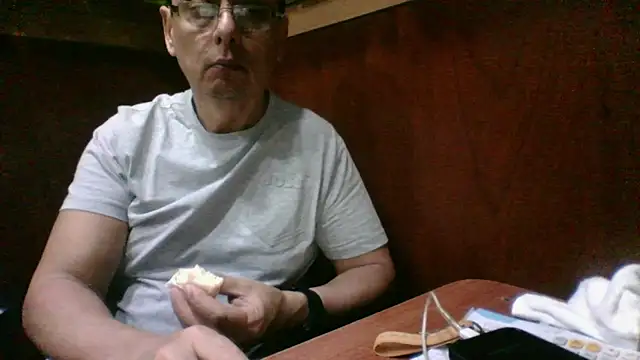 Snapshot of MarcusKelvin chatting on November 2025 01:59:01 PM MarcusKelvin online show from November 2025 01:59:01 PM