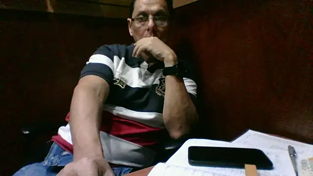 Snapshot of MarcusKelvin chatting on November 2025 02:42:01 PM MarcusKelvin online show from November 2025 02:42:01 PM