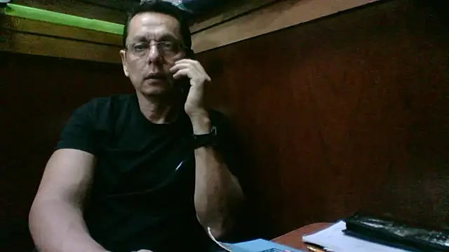 Snapshot of MarcusKelvin chatting on November 2025 02:43:01 PM MarcusKelvin online show from November 2025 02:43:01 PM