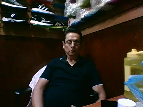 Snapshot of MarcusKelvin chatting on November 2025 04:12:01 PM MarcusKelvin online show from November 2025 04:12:01 PM