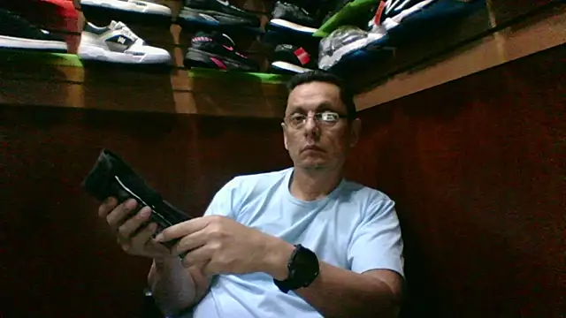 Snapshot of MarcusKelvin chatting on October 2025 03:33:01 PM MarcusKelvin online show from October 2025 03:33:01 PM