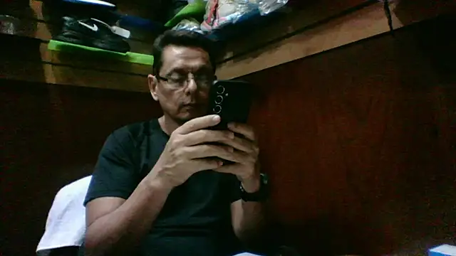 Snapshot of MarcusKelvin chatting on October 2025 07:33:02 PM MarcusKelvin online show from October 2025 07:33:02 PM