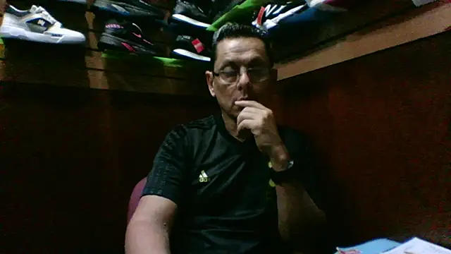 Snapshot of MarcusKelvin chatting on October 2025 11:42:02 AM MarcusKelvin online show from October 2025 11:42:02 AM