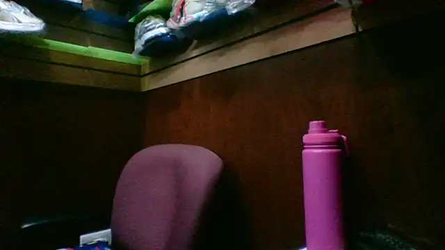 Snapshot of MarcusKelvin chatting on October 2025 01:43:01 PM MarcusKelvin online show from October 2025 01:43:01 PM