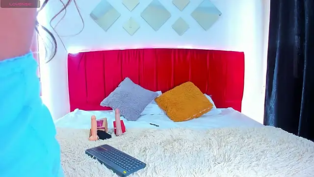 Snapshot of Cristal_moon1 chatting on March 2025 08:54:01 PM Cristal moon1 online show from March 2025 08:54:01 PM