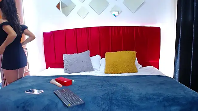 Snapshot of Cristal_moon1 chatting on March 2025 11:39:02 PM Cristal moon1 online show from March 2025 11:39:02 PM