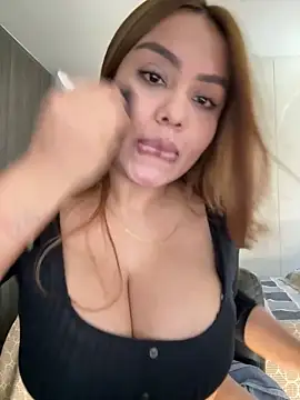 Snapshot of valeria2019hot chatting on October 2025 05:35:02 PM valeria2019hot online show from October 2025 05:35:02 PM