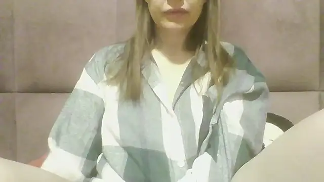 Snapshot of Sladkiegubki chatting on February 2025 03:14:02 AM Sladkiegubki online show from February 2025 03:14:02 AM