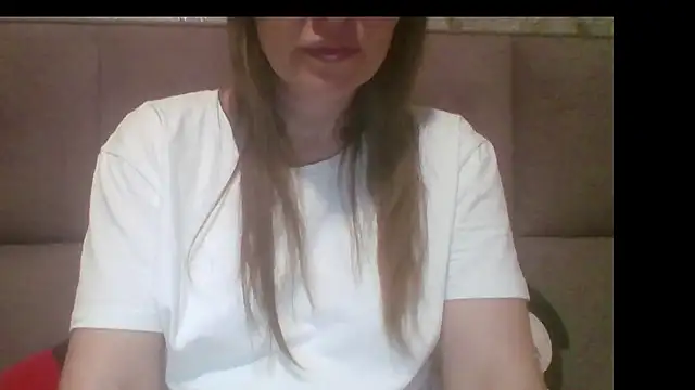 Snapshot of Sladkiegubki chatting on October 2025 01:40:02 AM Sladkiegubki online show from October 2025 01:40:02 AM