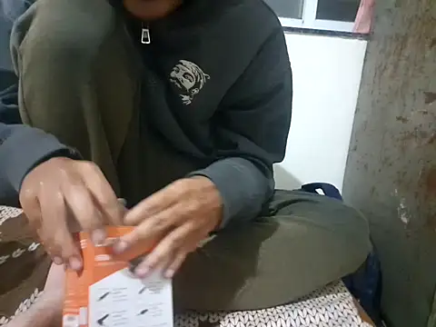 Jonrobinso online show from December 2025 03:17:01 PM