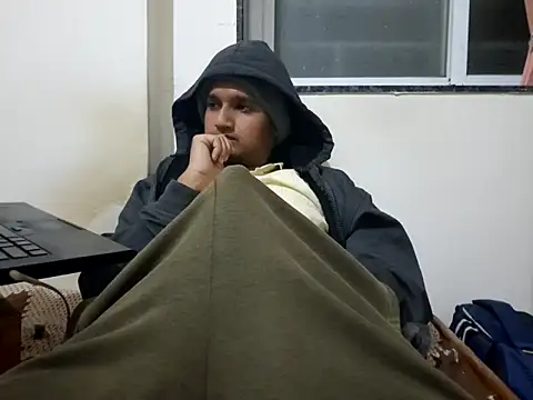 Jonrobinso online show from December 2025 04:52:02 PM