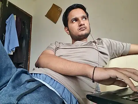 Jonrobinso online show from October 2025 04:48:01 AM