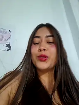 Snapshot of Maralains chatting on June 2026 07:14:02 AM Maralains online show from June 2026 07:14:02 AM