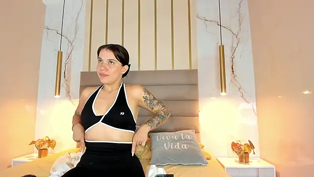 MelaniieRoux online show from January 2026 06:03:02 PM