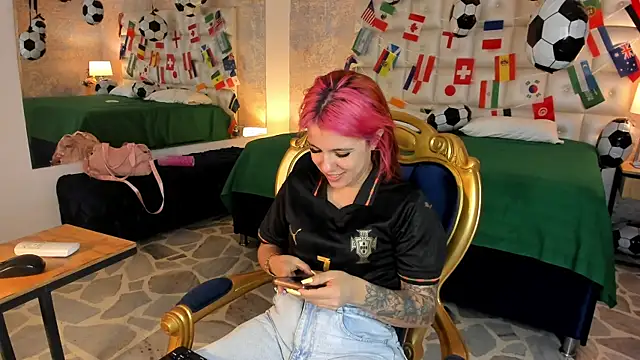 MelaniieRoux online show from July 2026 05:08:02 PM
