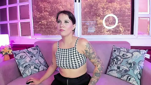 MelaniieRoux online show from September 2025 07:30:01 PM