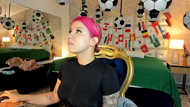 MelaniieRoux online show from June 2026 07:37:02 PM