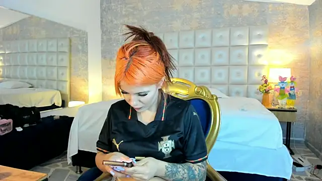 MelaniieRoux online show from June 2026 07:36:01 PM