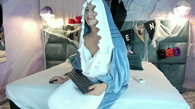 MelaniieRoux online show from October 2025 07:35:01 PM