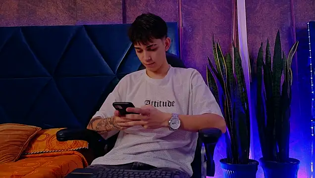 Snapshot of Lion_Foster01 chatting on December 2025 09:36:02 PM Lion Foster01 online show from December 2025 09:36:02 PM