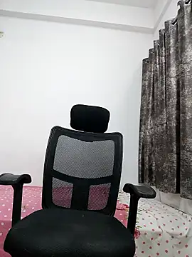 sanaya baby online show from April 2026 05:52:01 PM