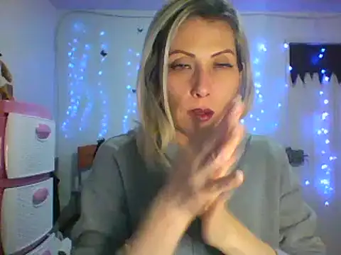 alixia81 online show from February 2025 11:32:01 PM