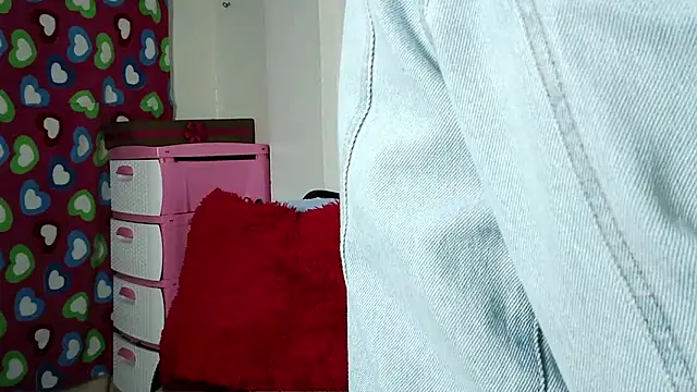 alixia81 online show from November 2025 10:54:02 PM