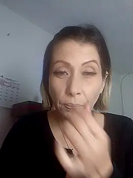 alixia81 online show from October 2025 10:43:02 PM