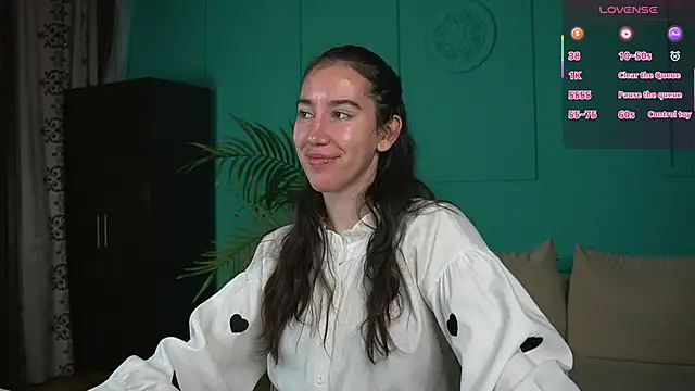 Snapshot of Belle_Via chatting on June 2026 07:42:01 AM Belle Via online show from June 2026 07:42:01 AM
