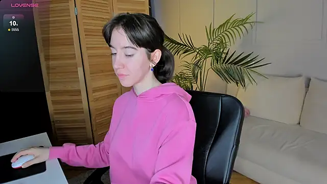 Snapshot of Belle_Via chatting on February 2025 05:26:01 AM Belle Via online show from February 2025 05:26:01 AM