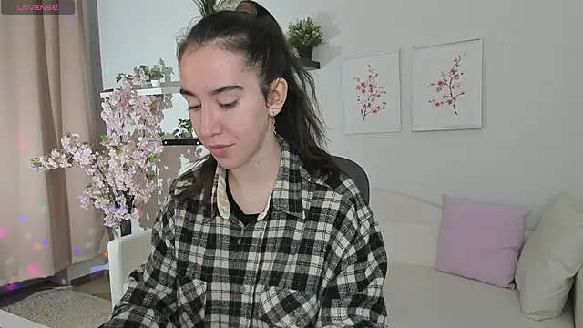 Belle Via online show from April 2026 02:44:02 PM