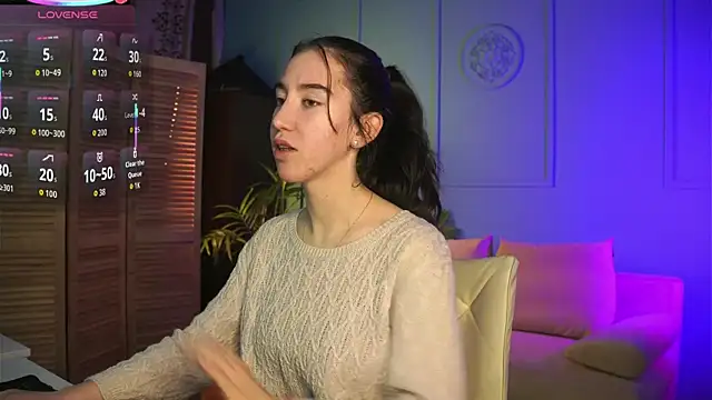Snapshot of Belle_Via chatting on October 2025 04:08:01 PM Belle Via online show from October 2025 04:08:01 PM