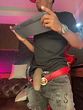 Snapshot of AaronCruz_ chatting on February 2026 04:46:01 AM AaronCruz online show from February 2026 04:46:01 AM