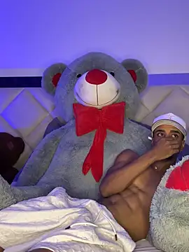 Snapshot of AaronCruz_ chatting on October 2025 04:44:02 AM AaronCruz online show from October 2025 04:44:02 AM