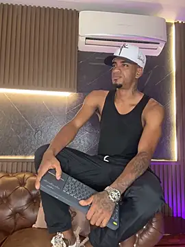 Snapshot of AaronCruz_ chatting on February 2026 11:59:01 PM AaronCruz online show from February 2026 11:59:01 PM