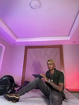 AaronCruz  online show from March 2026 04:19:01 AM